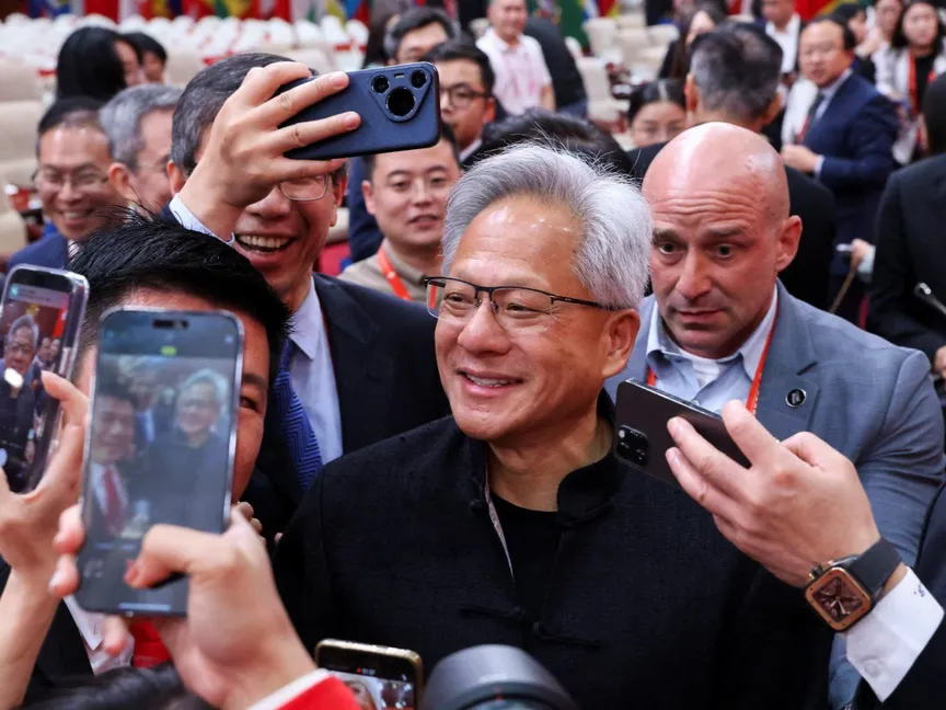 تحول في موقف الصين.. بكين توافق على استيراد رقائق H200 من NVIDIA