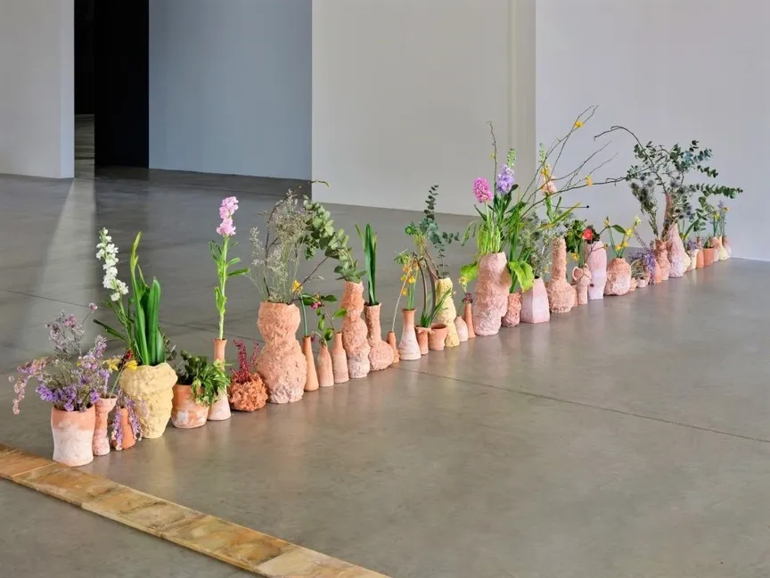 معرض الفنانة كاموني في ميلانو. مارس (2024) - pirellihangarbicocca.org