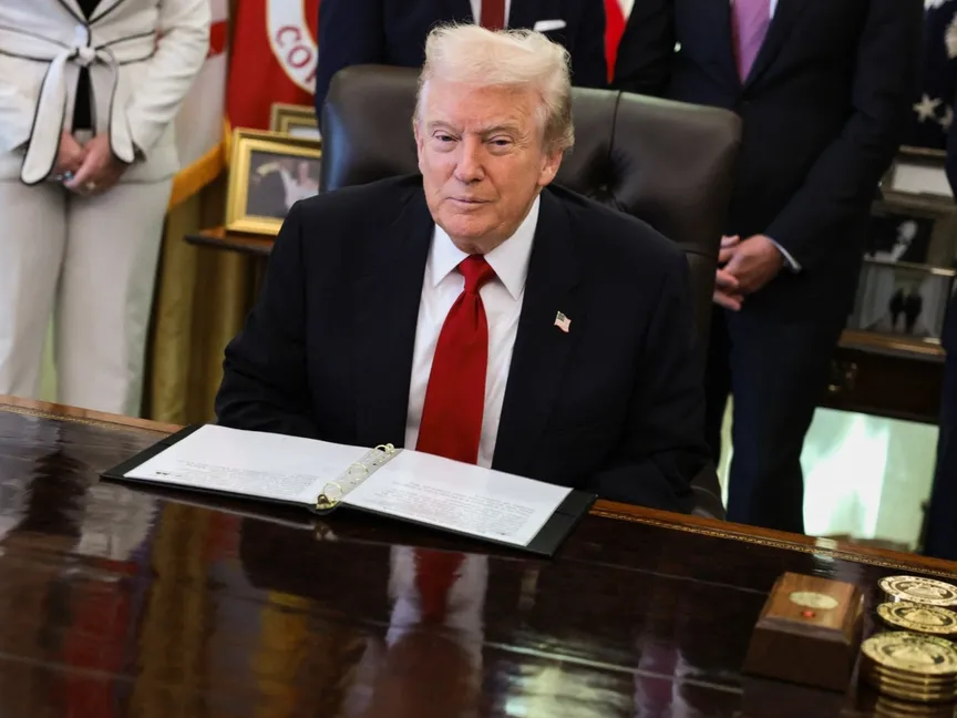 الرئيس الأميركي دونالد ترمب يدلي ببيان من البيت الأبيض، واشنطن. 6 نوفمبر 2025 - رويترز