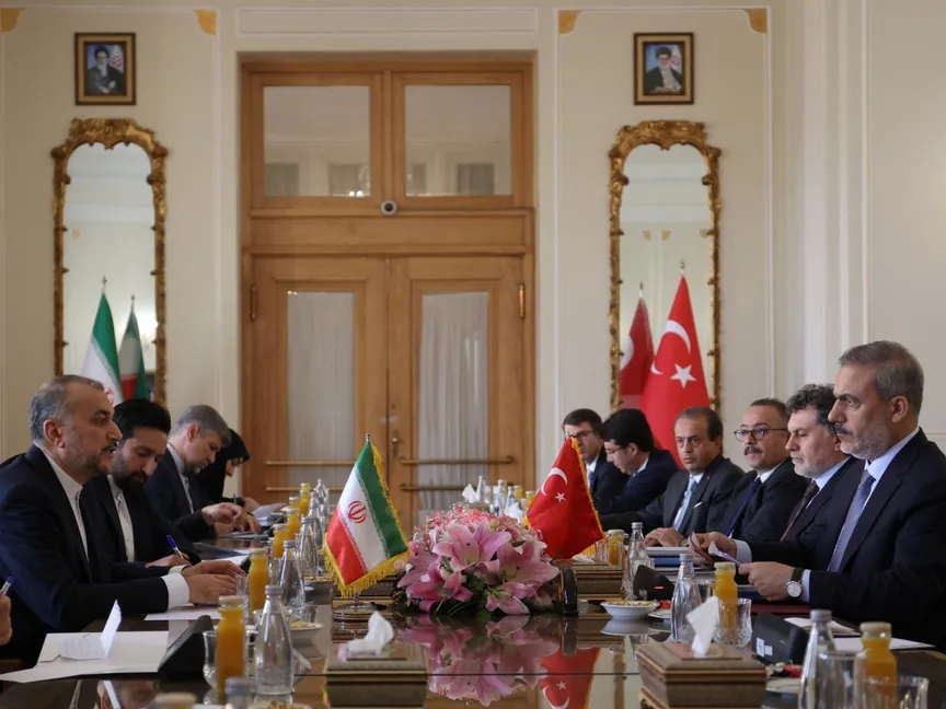 تركيا وإيران.. "لعبة توازن" تتأرجح بين توافق اقتصادي وخلاف سياسي