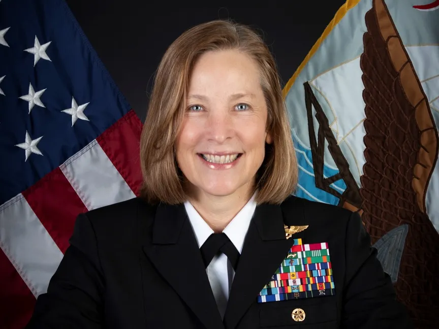 شوشانا تشاتفيلد نائبة قائد البحرية والممثلة الأميركية في اللجنة العسكرية لحلف شمال الأطلسي (الناتو) - www.navy.mil