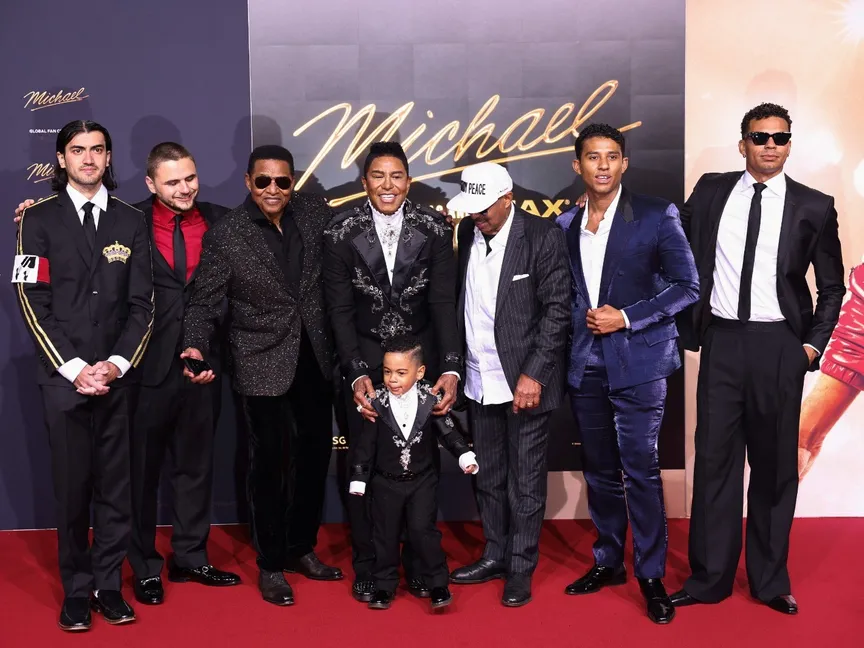 عائلة مايكل جاكسون تنضم لحشود في برلين لحضور عرض أول لفيلم عن حياته