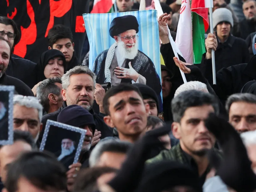 إيران بعد خامنئي.. مجلس مؤقت يقود البلاد و"الخبراء" يحسمون هوية المرشد المقبل