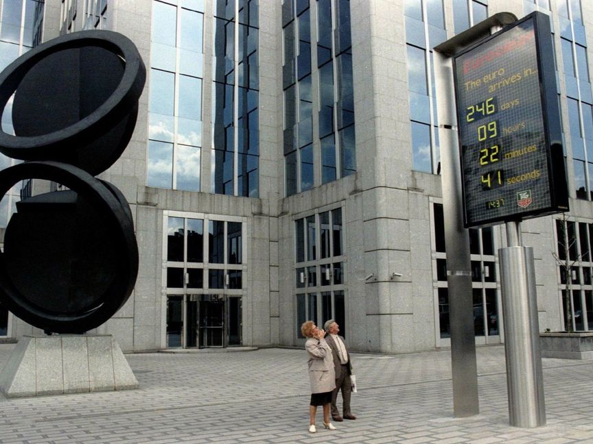 القيود القانونية ومخاوف بلجيكا تعرقل اندفاع أوروبا لاستخدام الأصول الروسية