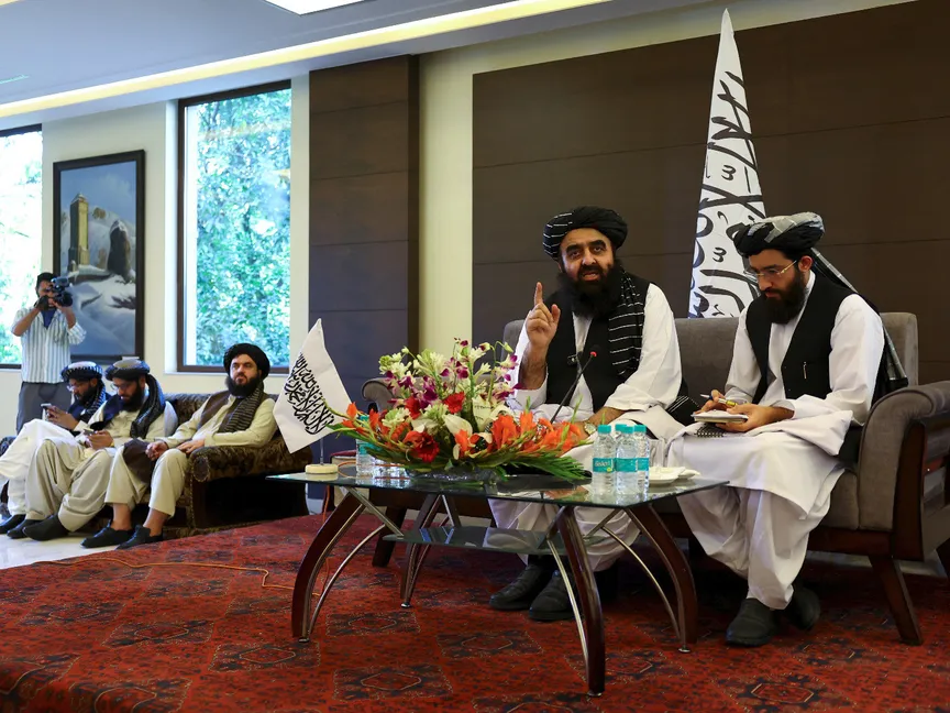 أستراليا تفرض عقوبات وحظر سفر على 3 وزراء في حكومة طالبان