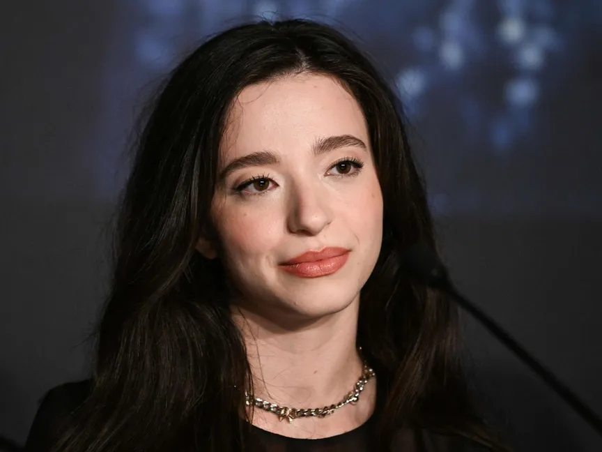 الممثلة الأميركية ميكي ماديسون تحضر مؤتمراً صحفياً لفيلم Anora في الدورة 77 لمهرجان كان السينمائي، في مدينة كان، فرنسا، 22 مايو 2024. - AFP