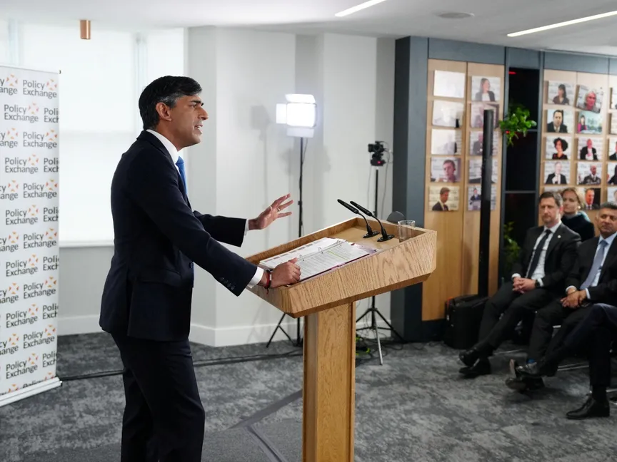 رئيس الوزراء البريطاني ريشي سوناك يدلي بخطاب حول الأمن القومي في مركز أبحاث Policy Exchange بلندن. 13 مايو 2024 - REUTERS