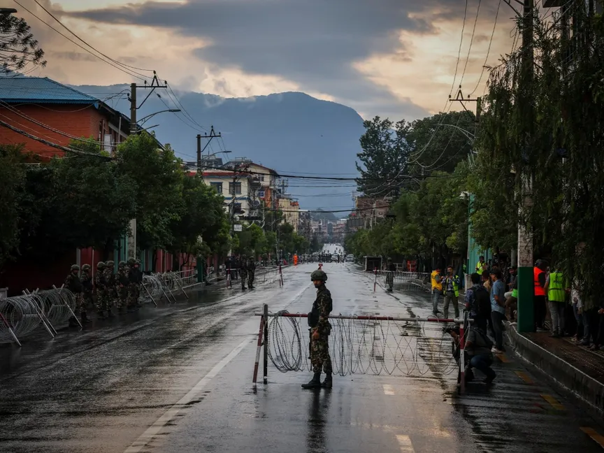 نيبال تحتوي الاحتجاجات.. الرئيس يحل البرلمان ويحدد موعداً للانتخابات