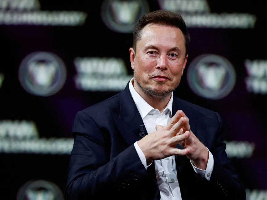 الملياردير إيلون ماسك خلال حضوره مؤتمر "فيفاتك 2023" في العاصمة الفرنسية باريس. 15 يوليو 2023 - REUTERS