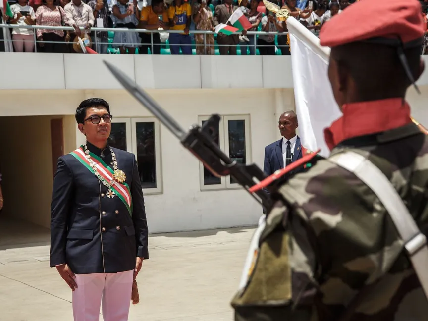 مدغشقر تجرد الرئيس السابق راجولينا من الجنسية