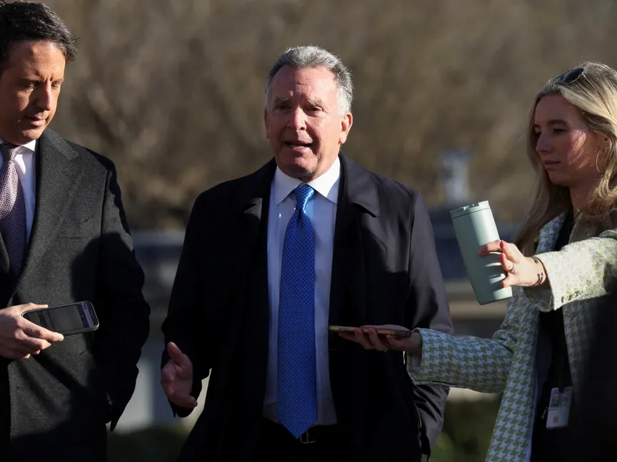 المبعوث الأميركي الخاص للشرق الأوسط ستيف ويتكوف في حديث مع الصحافيين في البيت الأبيض. 19 مارس 2025 - REUTERS