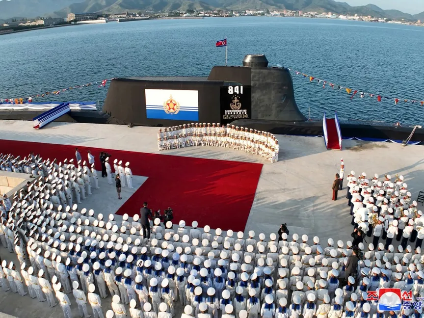 صورة نشرتها وكالة الأنباء المركزية الكورية الشمالية في 8 سبتمبر 2023 لحفل إطلاق غواصة هجومية نووية تكتيكية جديدة في كوريا الشمالية - Reuters