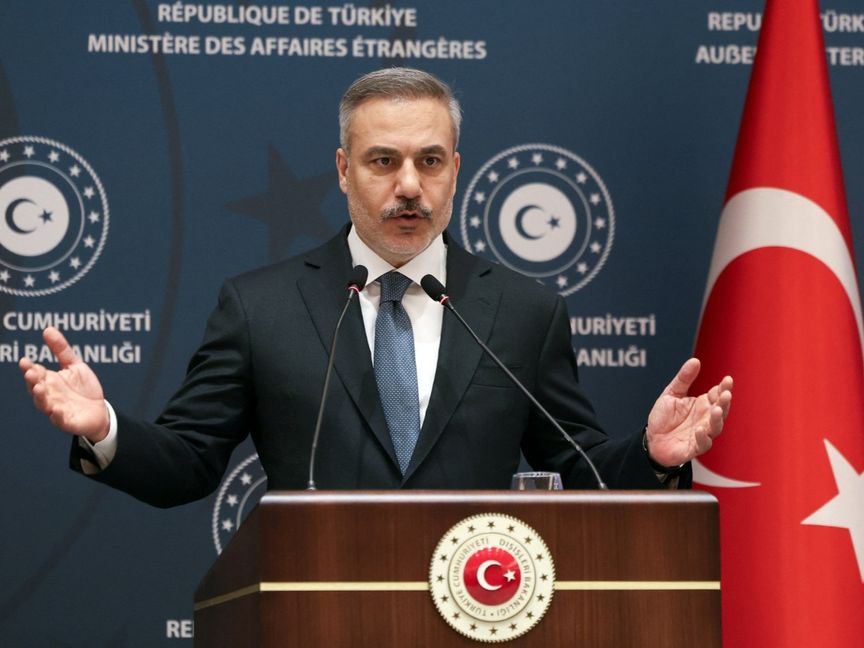 وزير الخارجية التركي يكشف عن "تنازلات إيرانية" و"مرونة أميركية" في محادثات مسقط