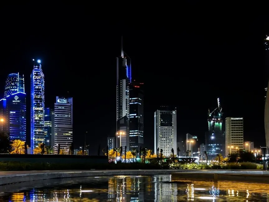 مشهد عام للعاصمة الكويت ليلاً، 31 أغسطس 2015. - وكالة الأنباء الكويتية "كونا"