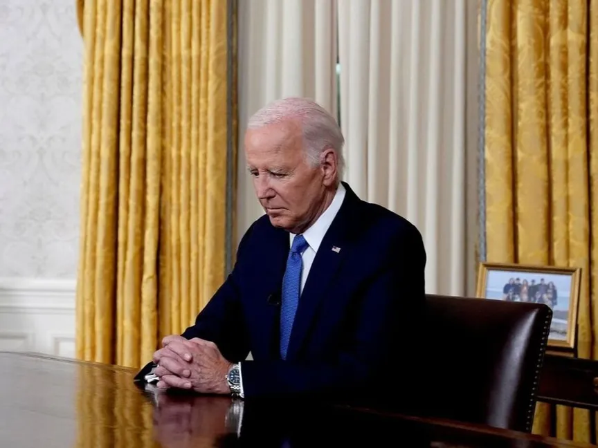 الرئيس الأميركي جو بايدن يلقي خطابه الأول من المكتب البيضاوي في البيت الأبيض بعد إعلان انسحابه من سباق الانتخابات الرئاسية. 24 يوليو 2024 - Bloomberg