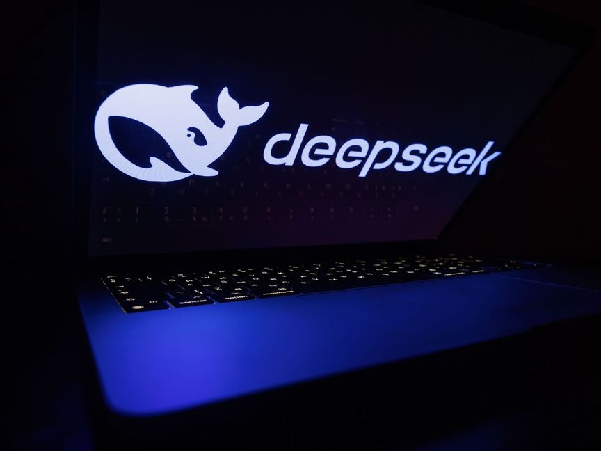 مهندس بـDeepSeek ينتقد ترك الذكاء الاصطناعي في أيدي أنثروبيك وOpenAI