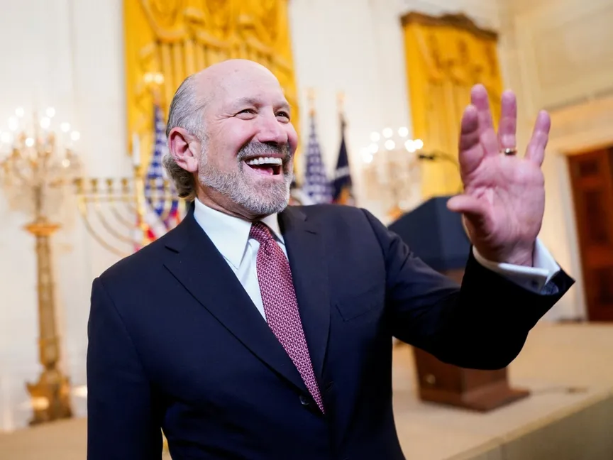 وزير التجارة الأميركي هوارد لوتنيك خلال حفل استقبال في القاعة الشرقية بالبيت الأبيض في واشنطن العاصمة. 16 ديسمبر 2025 - Reuters