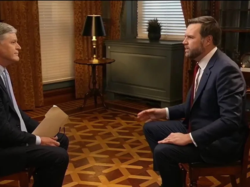 نائب الرئيس الأميركي جي دي فانس خلال مقابلة تلفزيونية مع شبكة فوكس نيوز. 3 مارس 2025 - FoxNews