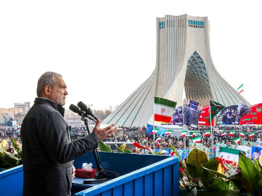 قبل لقاء نتنياهو وترمب.. إيران تبدي انفتاحها على "تنازلات نووية": لا تفاوض على القدرات الصاروخية