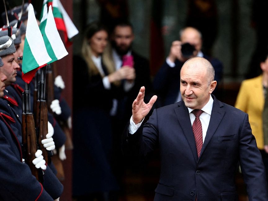 برلمان بلغاريا يوافق على حكومة راديف بعد انتصار ساحق