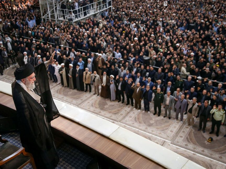 إيران تتهيأ لخلافة خامنئي.. تحركات في الكواليس ورهانات متعددة