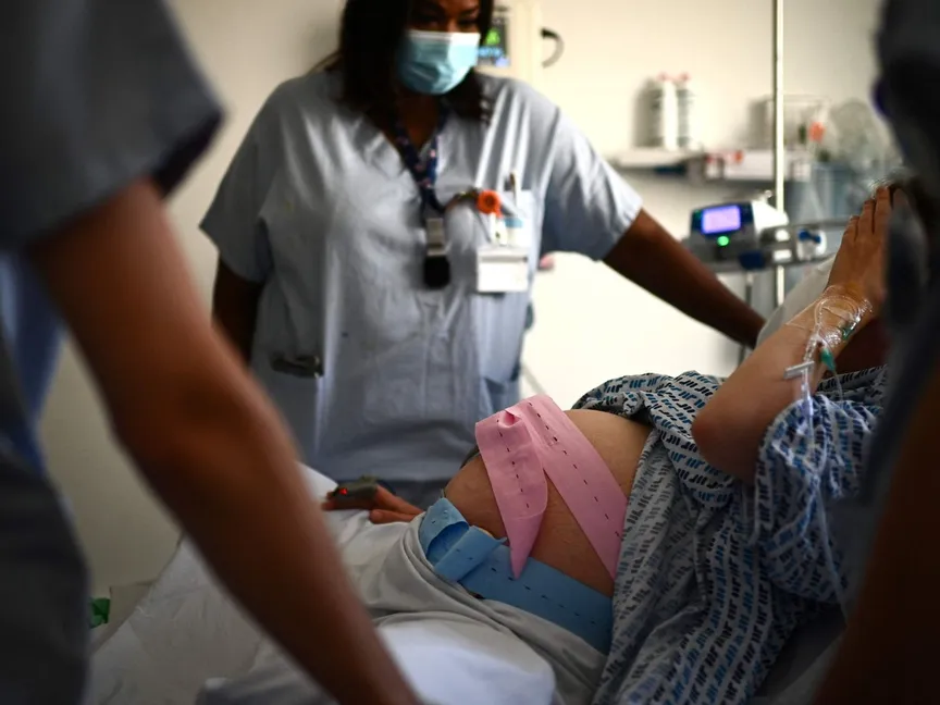 تحذيرات طبية من التوسع غير المبرر في الولادة القيصرية.. لماذا؟