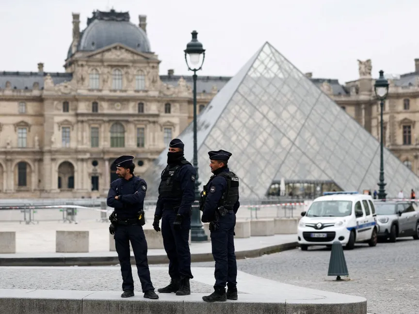 فرنسا.. إصلاح المشكلات الأمنية بمتحف اللوفر سيحتاج إلى سنوات