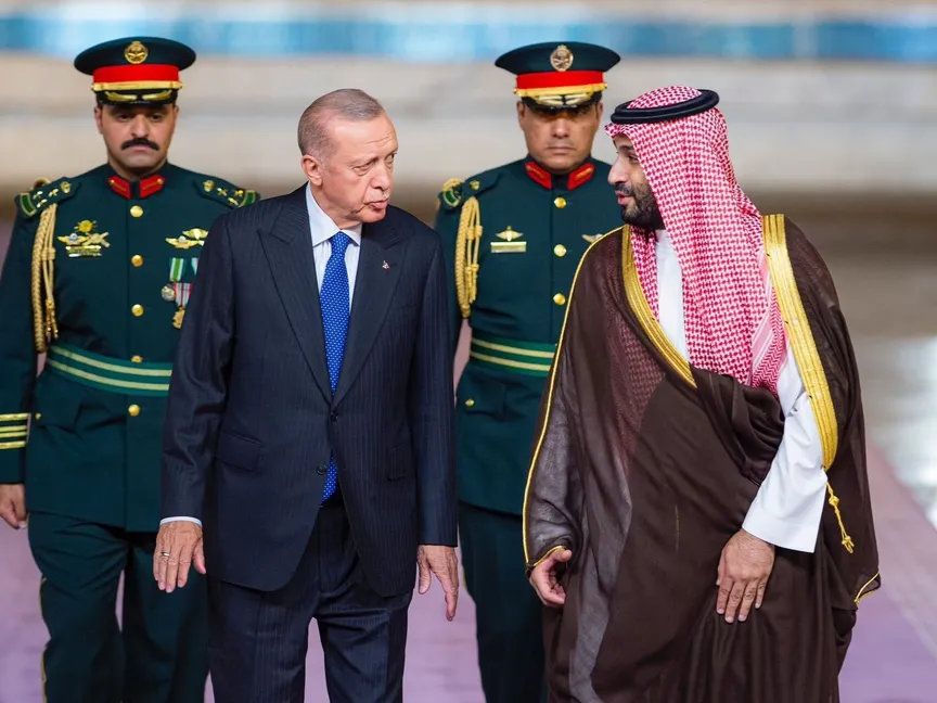 ولي العهد السعودي والرئيس التركي يبحثان تعزيز العلاقات وقضايا المنطقة