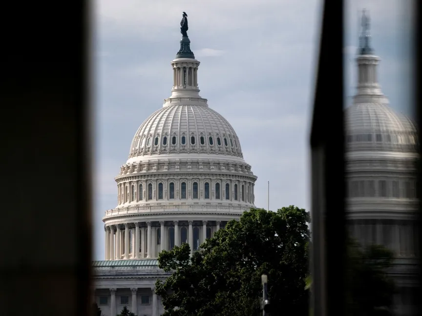 مبنى الكابيتول الأميركي بالعاصمة واشنطن قبل أسبوع من إغلاق جزئي محتمل للحكومة إذا فشل الكونجرس في إقرار خطة تمويل. 24 سبتمبر 2025 - REUTERS
