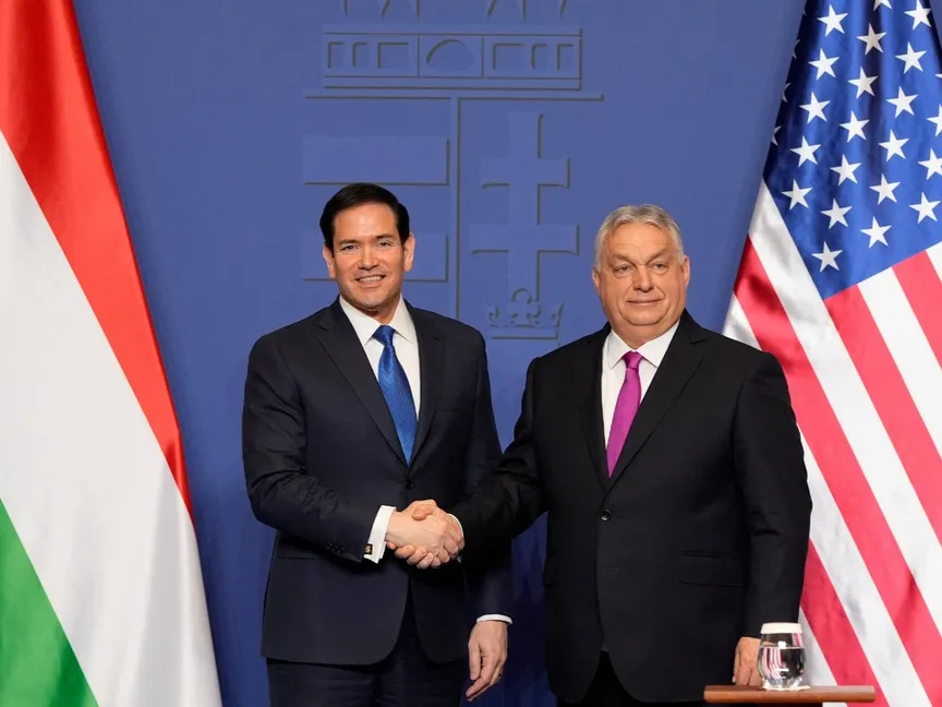 وزير الخارجية الأميركي ماركو روبيو خلال مؤتمر صحافي مشترك مع رئيس وزراء المجر فيكتور أوربان في بودابست. 16 فبراير 2026 - REUTERS