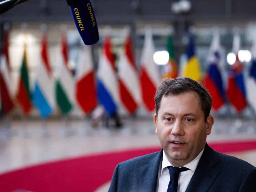 وزير المالية الألماني لارس كلينجبايل قبل اجتماع وزراء مالية مجموعة اليورو في بروكسل، بلجيكا، 11 ديسمبر 2025 - Bloomberg