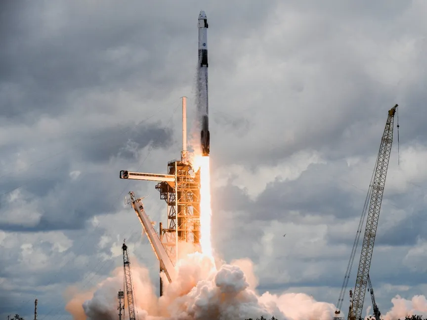 صاروخ فالكون 9 التابع لشركة سبيس إكس ينطلق يحمل كبسولة على متنها طاقم مهمة Crew-11 التابعة لوكالة ناسا إلى محطة الفضاء الدولية. 1 أغسطس 2025 - Reuters