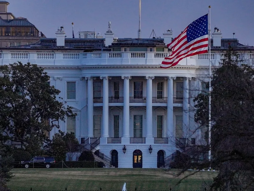 البيت الأبيض يحذر موظفيه من استغلال معلومات داخلية للتربح من حرب إيران