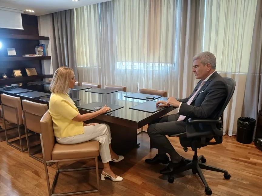 وزير الصناعة اللبناني جو عيسى الخوري يتحدث إلى مراسلة "إندبندنت عربية" دنيز رحمة فخري - إندبندنت عربية