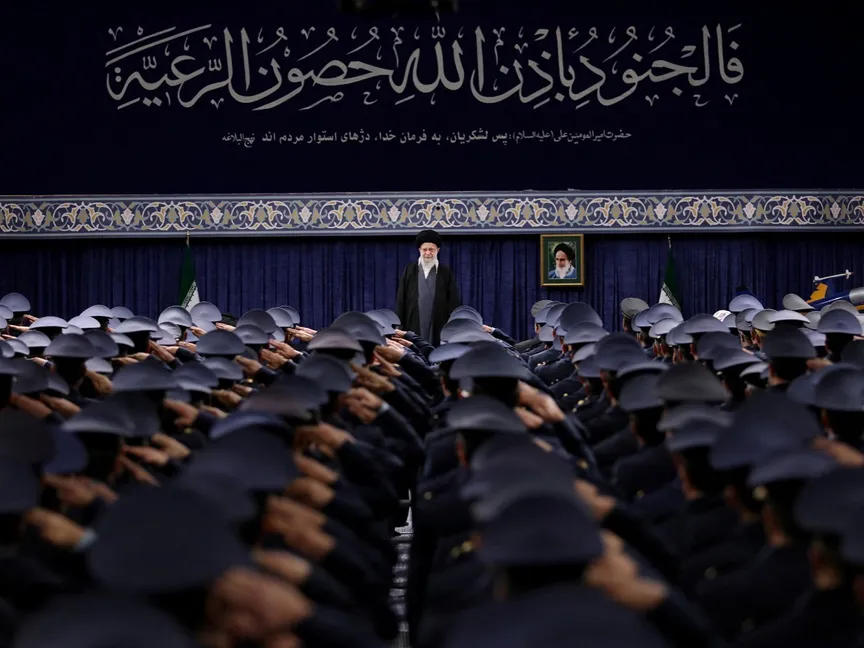 إيران بعد العاصفة.. أسئلة صعبة ترسم مستقبل النظام