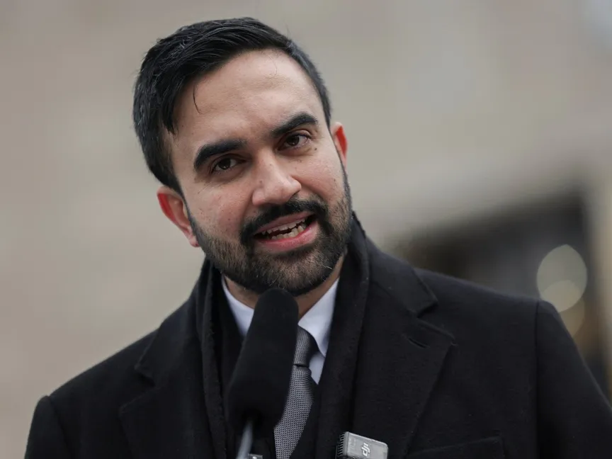 عمدة مدينة نيويورك زهران ممداني خلال مؤتمر صحافي في حي بروكلين بمدينة نيويورك. 2 يناير 2026 - REUTERS