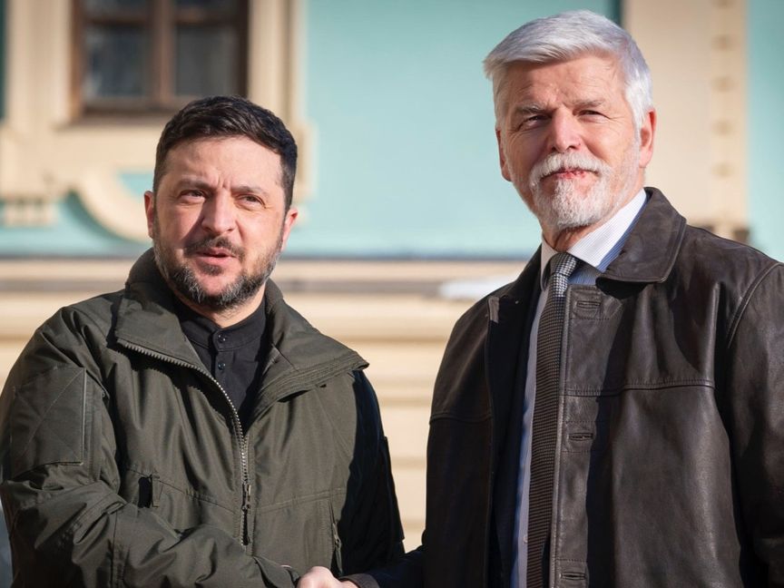 وسط نقص الدفاعات الجوية.. التشيك تعلن تزويد أوكرانيا بمقاتلات مضادة للمسيرات