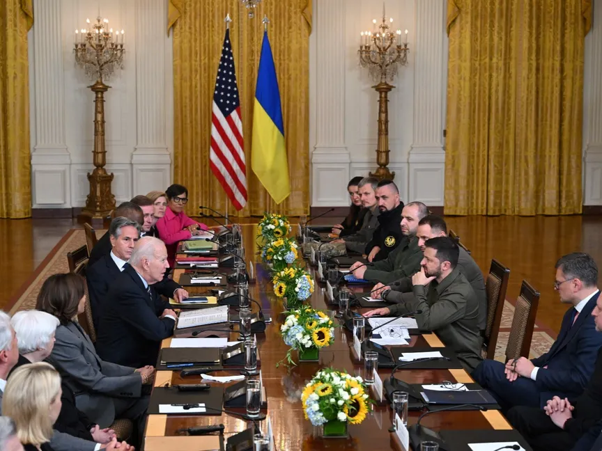 الرئيس الأميركي جو بايدن يجتمع بنظيره الأوكراني فولوديمير زيلينسكي في البيت الأبيض بالعاصمة واشنطن. 22 سبتمبر 2023 - AFP