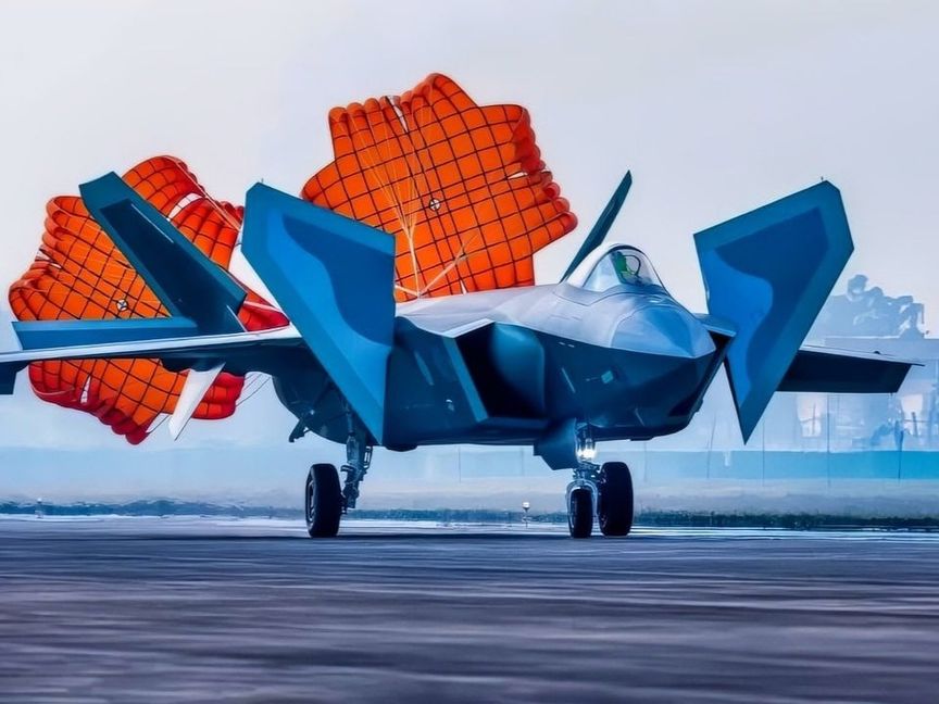 مقاتلة J-20S الصينية.. هل تصبح قاتلة حاملات الطائرات؟