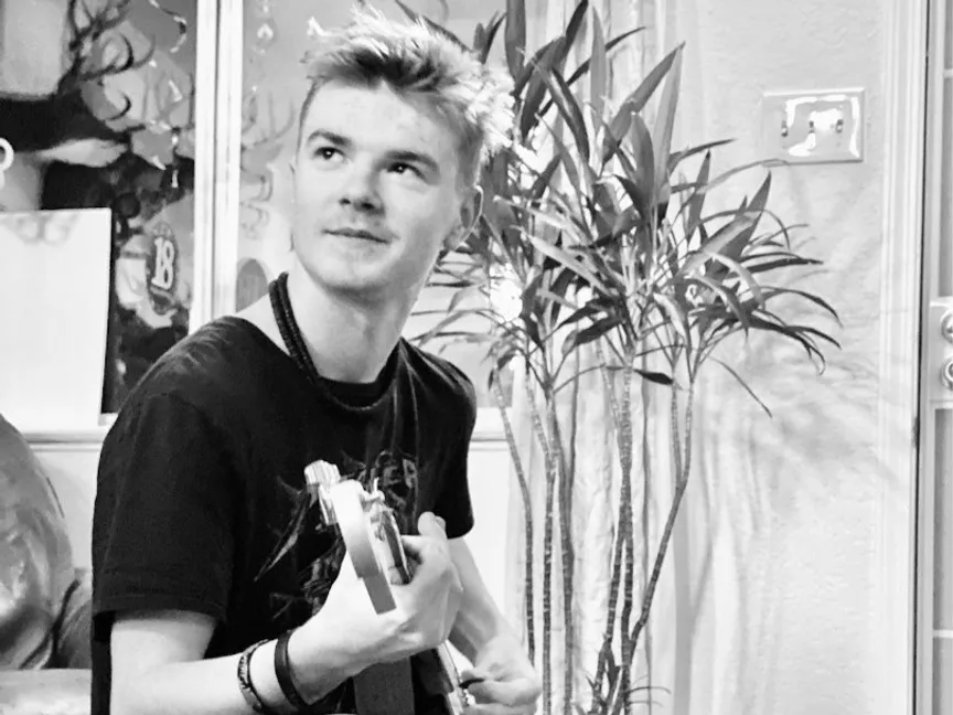 الشاب الأميركي تايلين بروكس الذي لقى حتفه إثر هجوم أسد جبلي في كاليفورنيا - facebook/eldoradosheriff/