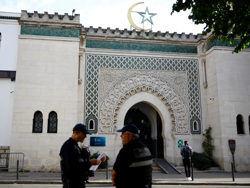 تصاعد "الإسلاموفوبيا" في فرنسا.. وجدل داخل الحكومة حول توصيف الظاهرة