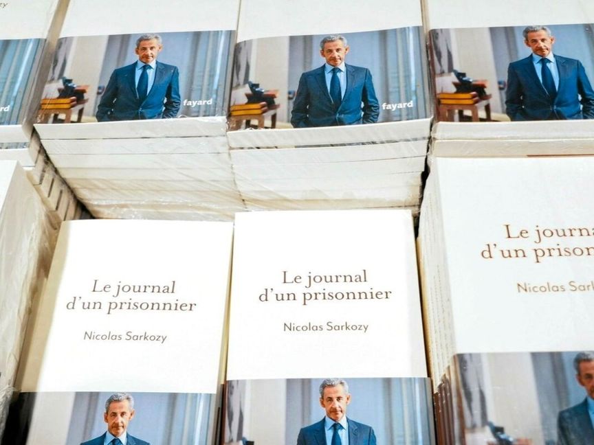 ثلاثة أسابيع في السجن جعلت من ساركوزي كاتباً تراجيدياً