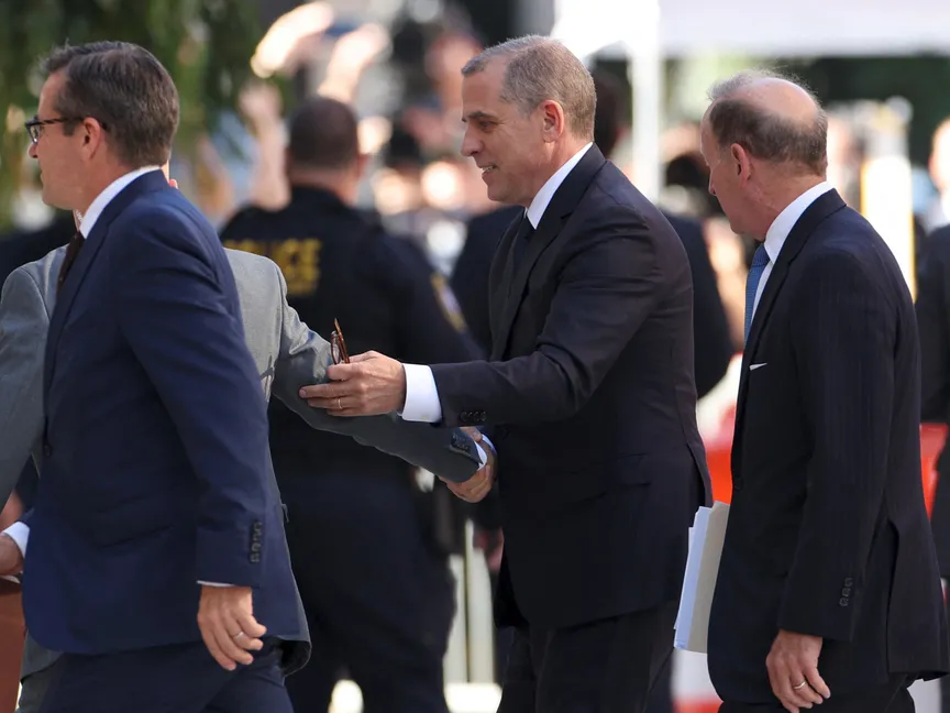 هانتر بايدن، نجل الرئيس الأميركي جو بايدن يصل إلى المحكمة الفيدرالية في ويلمنجتون. الولايات المتحدة. 03 أكتوبر 2023 - Reuters