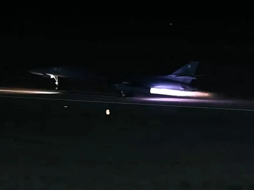 طائرة عسكرية أميركية في غارة جوية على أهداف في سوريا. 3 فبراير 2024 - AFP