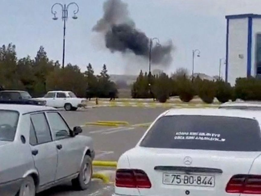 بعد إغلاقها.. أذربيجان تعيد فتح حدودها البرية مع إيران أمام حركة الشحن