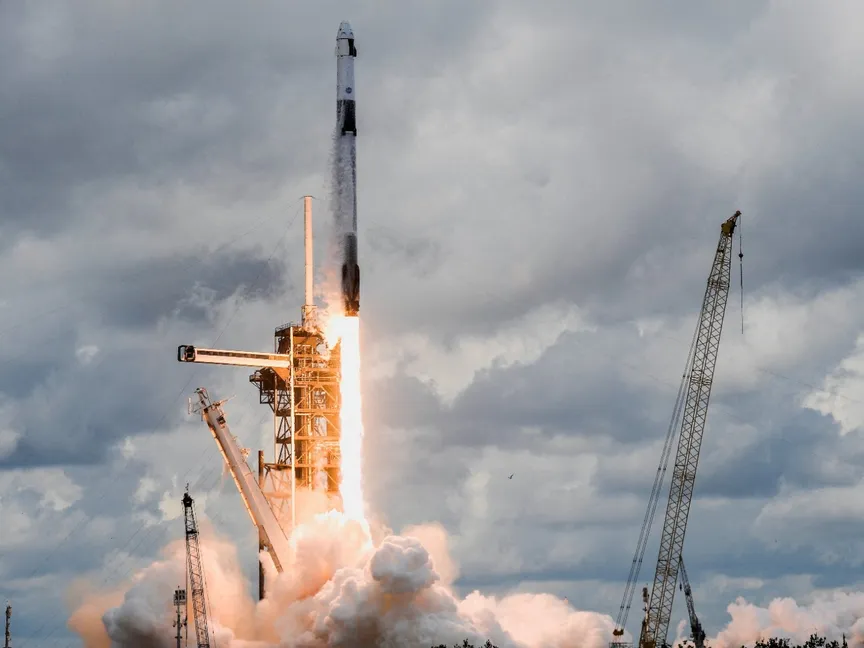 صاروخ فالكون 9 التابع لشركة سبيس إكس ينطلق يحمل كبسولة على متنها طاقم مهمة Crew-11 التابعة لوكالة ناسا إلى محطة الفضاء الدولية. 1 أغسطس 2025 - Reuters