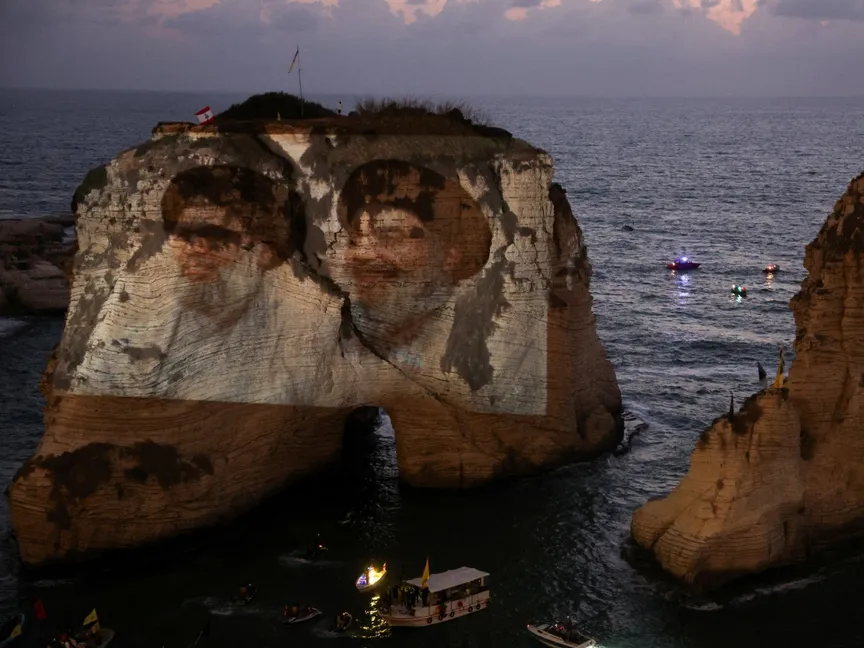 لبنان.. سلام يوجّه باتخاذ إجراءات ضد المخالفين في إضاءة "صخرة الروشة"