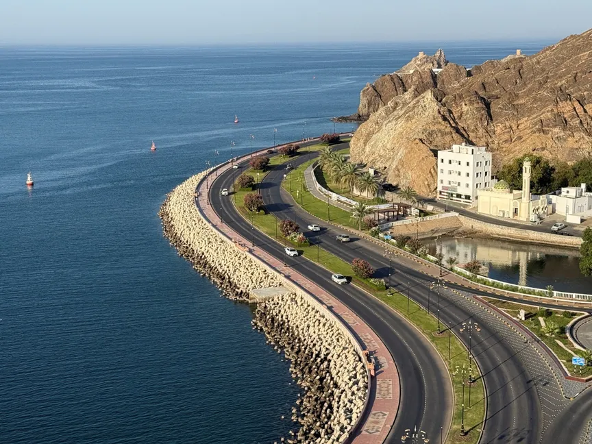 منظر عام للعاصمة العمانية مسقط قبل انطلاق المفاوضات بين إيران والولايات المتحدة. 11 أبريل 2025 - REUTERS