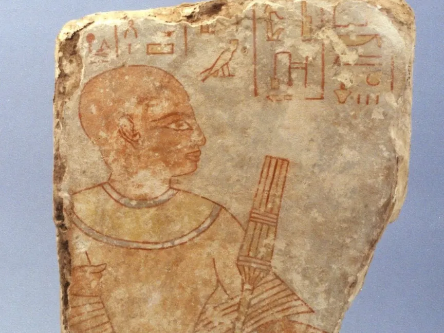 صورة تظهر قطعة أثرية مصرية أعلنت القاهرة استردادها من الولايات المتحدة. 6 يونيو 2025 - facebook.com/tourismandantiq