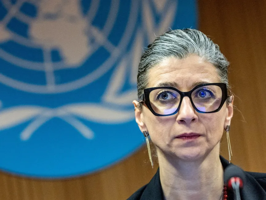 فرانشيسكا ألبانيزي، المقررة الخاصة للأمم المتحدة المعنية بالأراضي الفلسطينية، خلال جلسة لمجلس حقوق الإنسان في جنيف. 26 مارس 2024 - Reuters